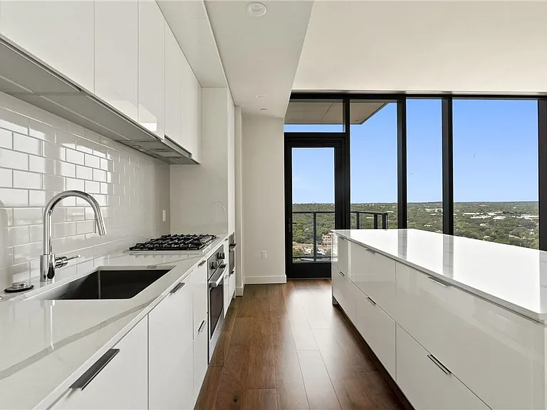 44 East Ave #2011 — Photo 13
