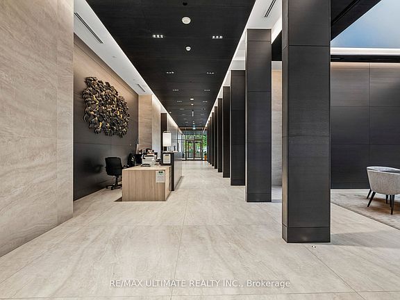 3rd image of 2221 Yonge St #3905