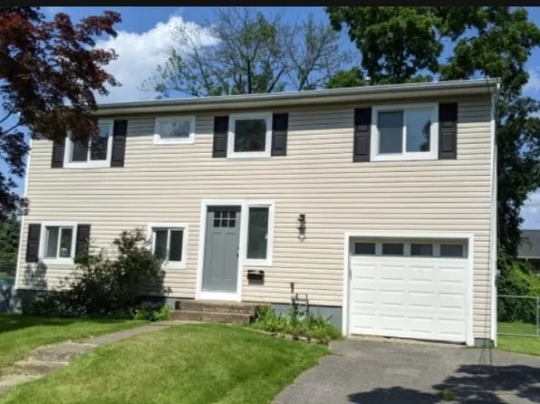 14 Laurie Ter, Hackettstown Town, NJ 07840