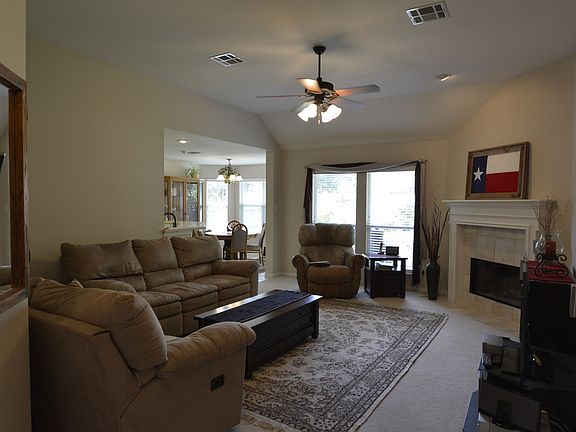 4th image of 2403 Kingsbury Dr