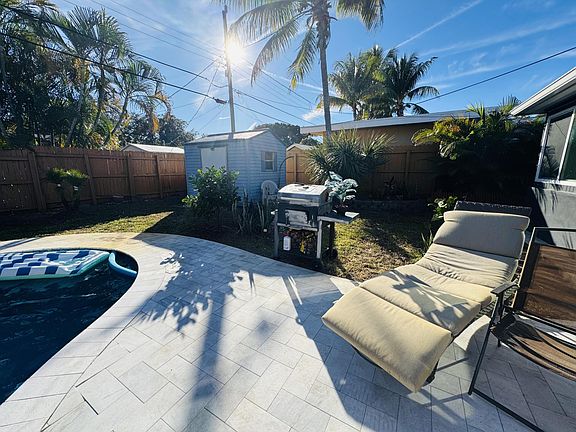 5th image of 200 NE 56th Street #200