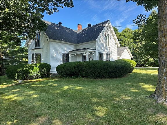 2nd image of 5493 Elm St