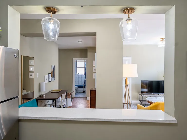 4386 W Pine Blvd #1 — Photo 4