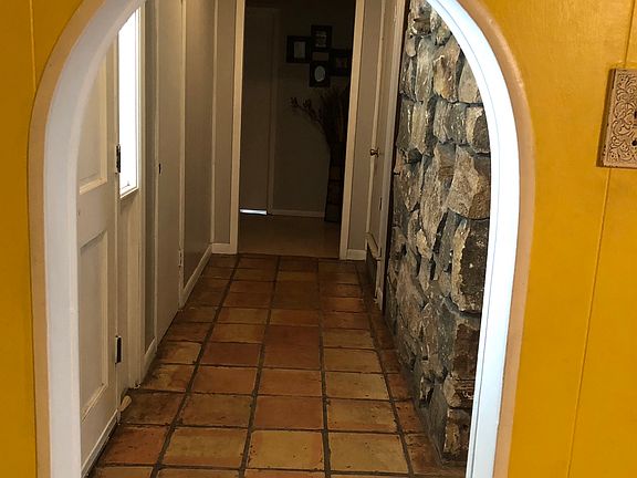 5th image of 2202 Twin Elms Dr