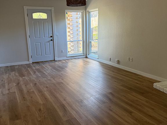 3rd image of 10864 Paiute Way