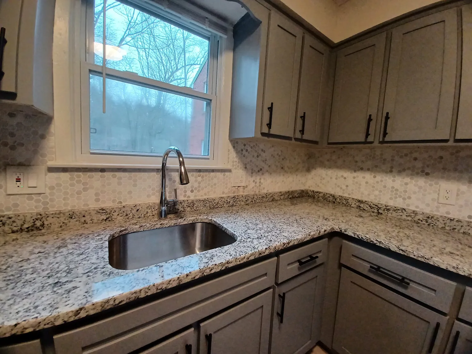 1 bed, 650 sqft, $1,600 — Photo 3