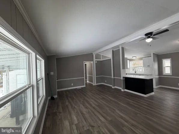 135 Cowhide Cir, Middle River, MD 21220