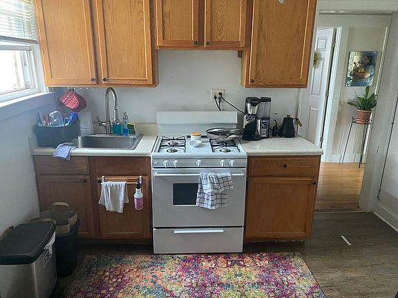2nd image of 4860 W Byron St APT 2E