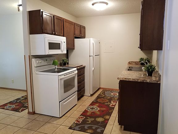 Galley Kitchen - open floor plan, Dishwasher, Microhood, Sto
