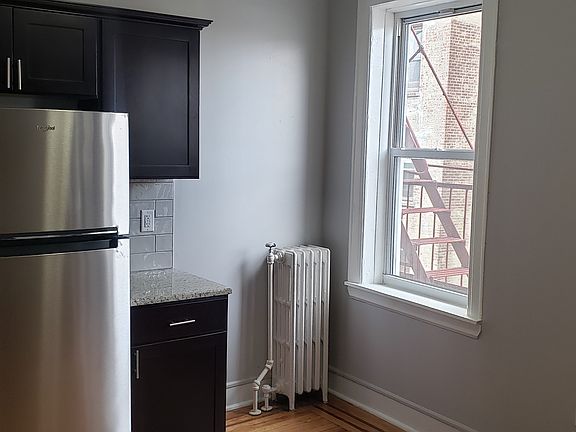 3rd image of 5907 Boulevard E APT E4