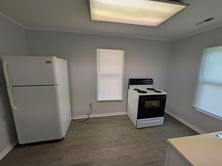 194 Johnson Rd — Photo 5