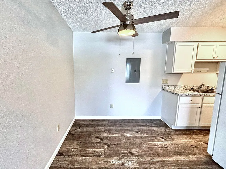 Breckenridge Davenport Apartments — Photo 51
