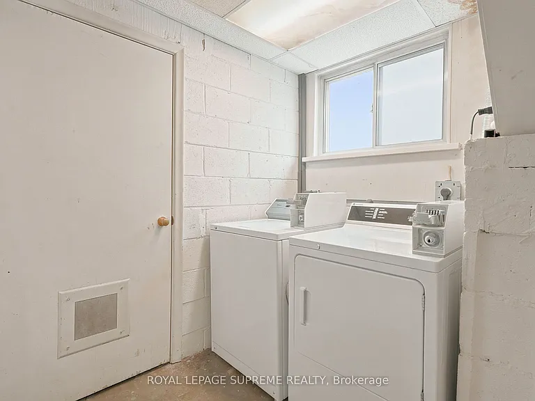 56 Dynevor Rd #BASEMENT — Photo 17