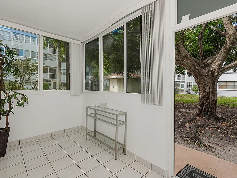 1333 E Hallandale Beach Blvd #101 — Photo 27