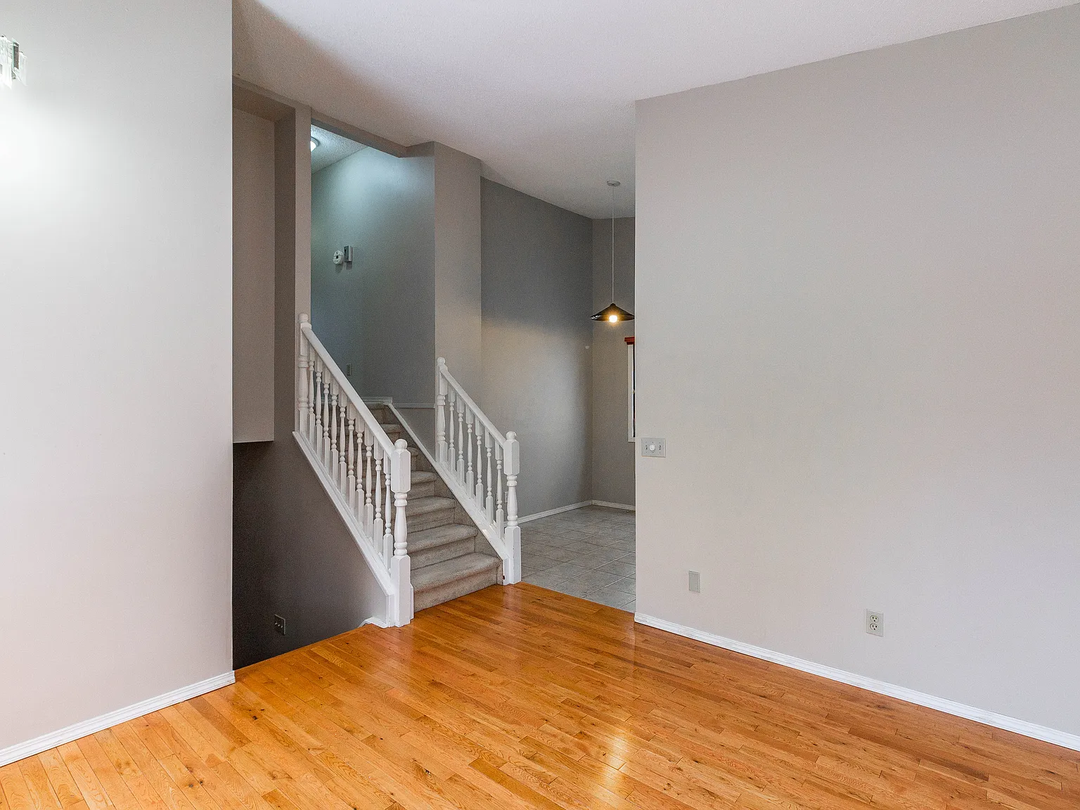 Beautiful + Spacious 3 Bed, 2.5 Bath + Den! Ranchlands Home In A Great Location! — Photo 3