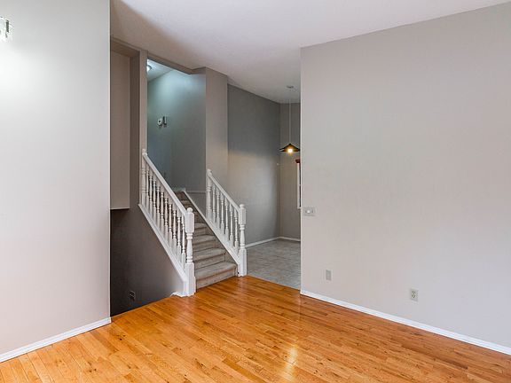 3rd image of 7832 Ranchview Dr NW