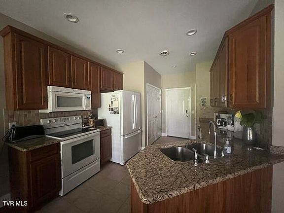 3rd image of 149 Apple Lake Dr