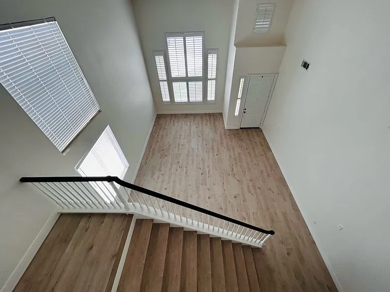 29896 Pinehurst Dr — Photo 4