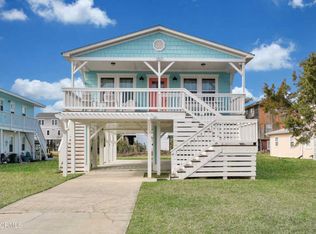 207 SE 77th St, Oak Island, NC 28465