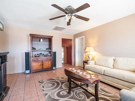 3rd image of 1008 N LA JOLLA Boulevard