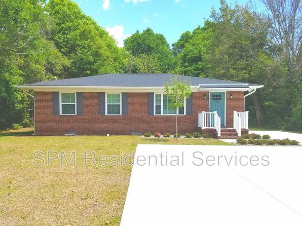 408 Pine Hills Dr