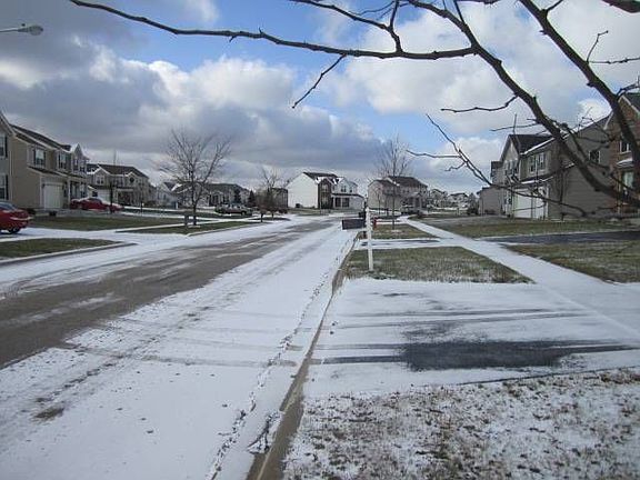 2nd image of 461 Honeysuckle Ln