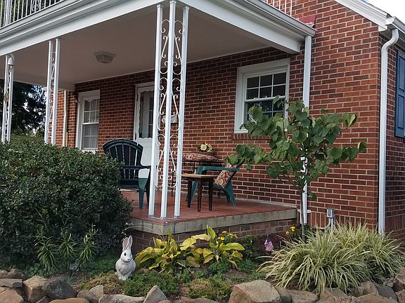 2nd image of 611 Worthington Dr