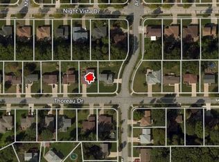 6400 Thoreau Dr, Parma, OH
