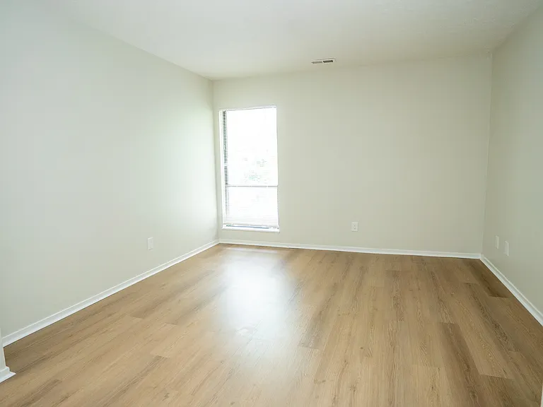 2 Bed 1.5 Bath Garden (6)
