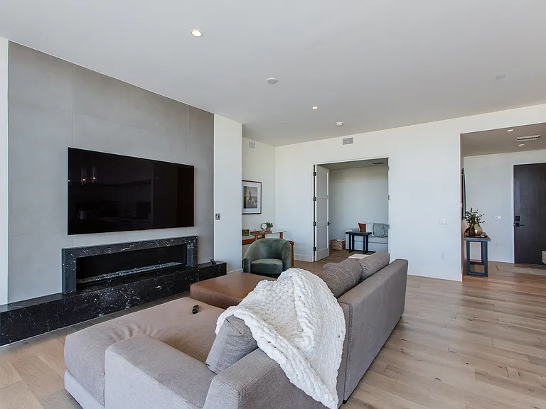 5000 N Camelback Ridge Dr #206 — Photo 23