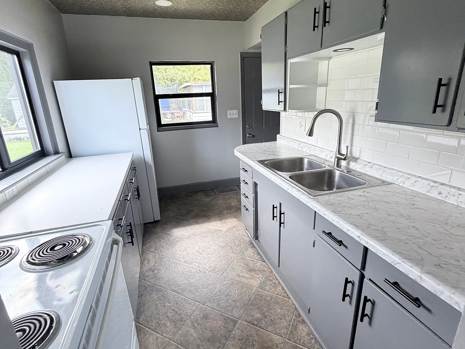 2 bed, 900 sqft, $1,250 — Photo 3