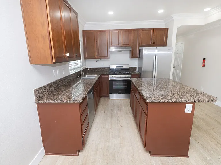 511 Stork St — Photo 26
