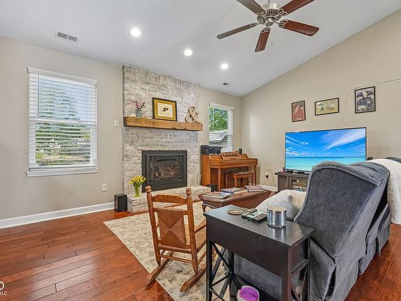 5th image of 7426 Cobblestone West Dr