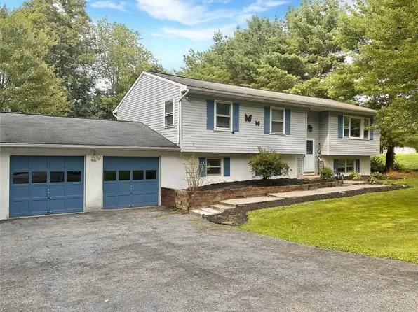 22 Foxwood Drive, Newburgh, NY 12550