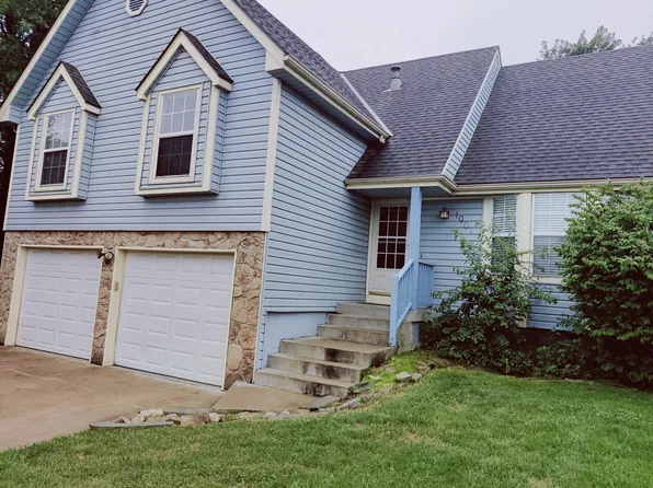 1901 Cherokee Dr, Greenwood, MO 64034