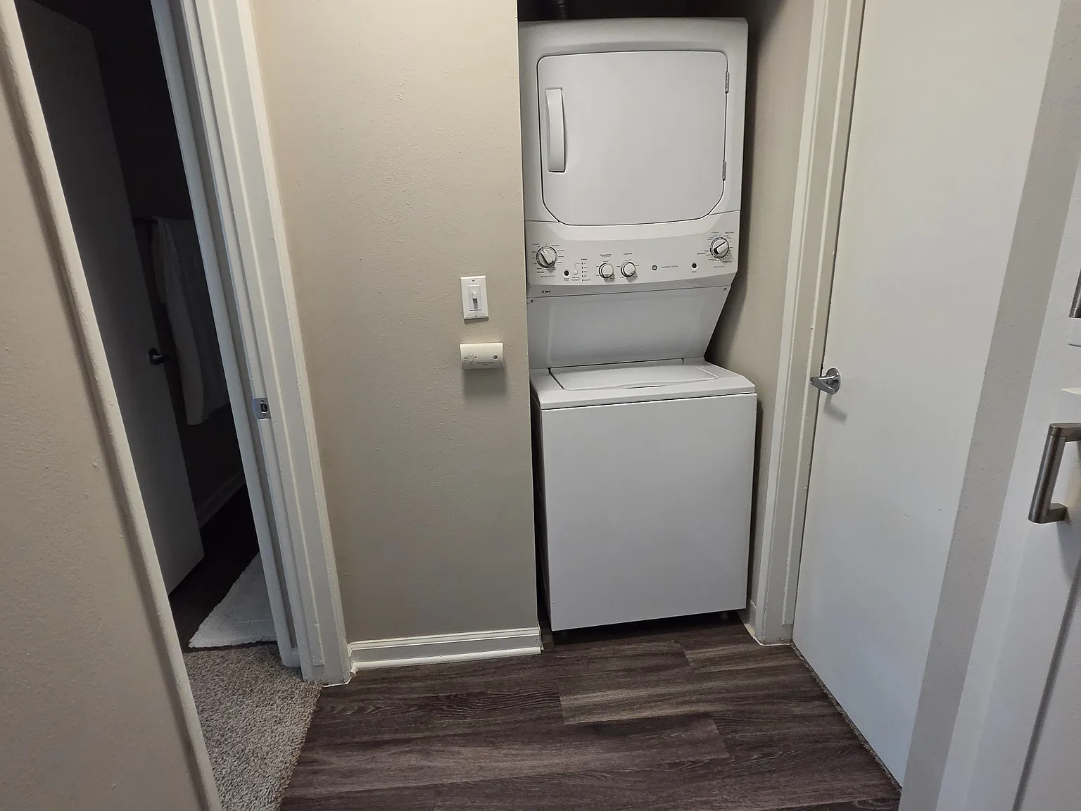 124 N Tustin Ave — Photo 3