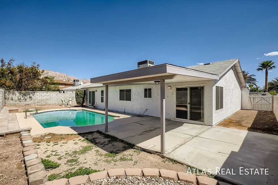 1st image of 5822 Queenstown Way