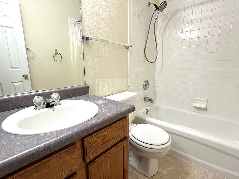 1067 Clogger Ln — Photo 19