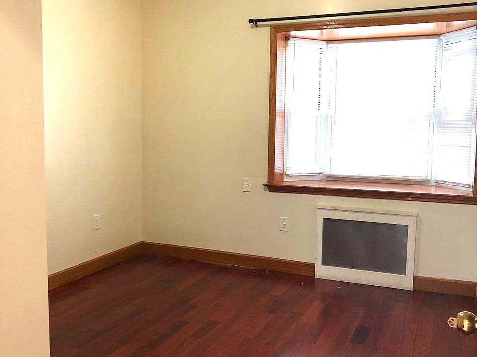 2nd image of 14014 58th Rd Floor 2