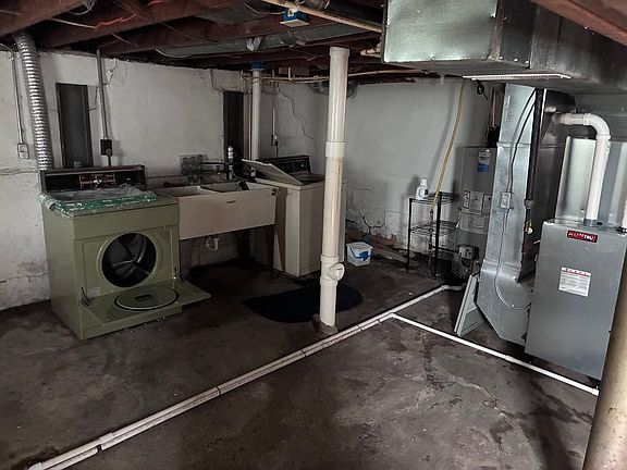 5th image of 1718 Glen Parker Ave