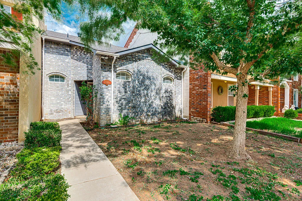 3 bed, 2.5 bath, 1913 sqft, $3,300 — Photo 1