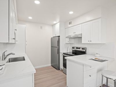 3045 Los Prados St APT 218, San Mateo, CA, 94403