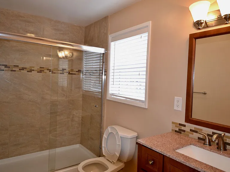 North Park 2 Bed 2 Bath Apartment! Includes 1 Car Garage + 1 Parking Space + Complimentary Washer... — Photo 17