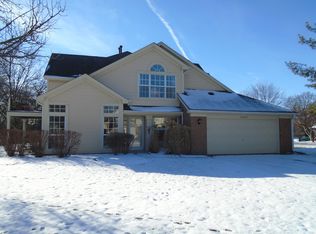 30W073 Penny Ln, Warrenville, IL 60555