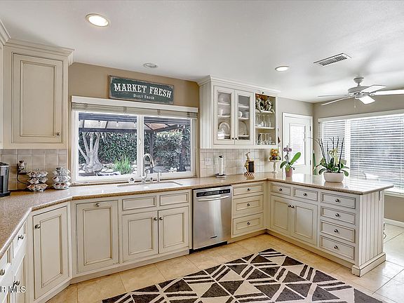 5th image of 194 Wedgewood Cir