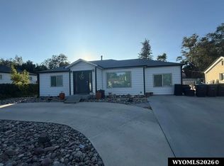 240 Bramwell St, Green River, WY 82935
