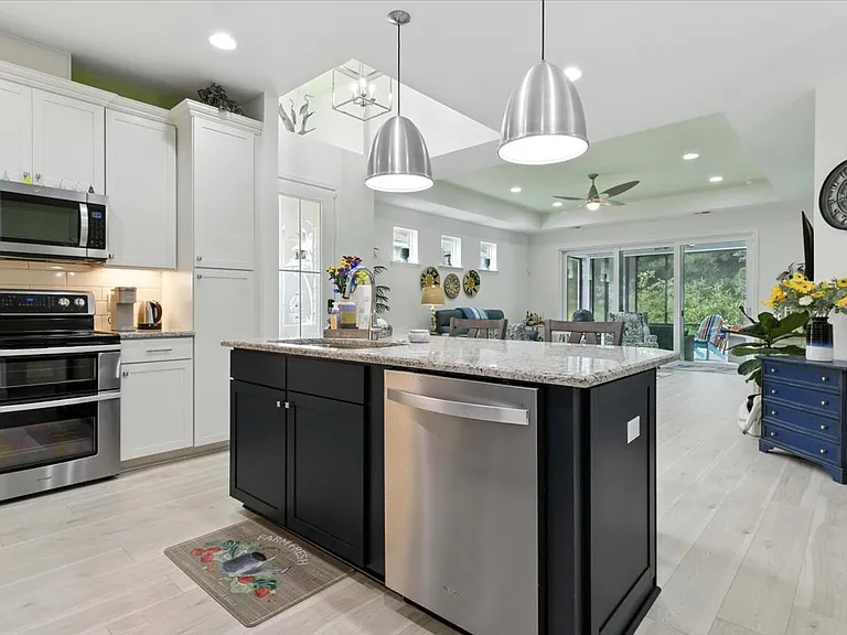 511 Landshark Blvd — Photo 30