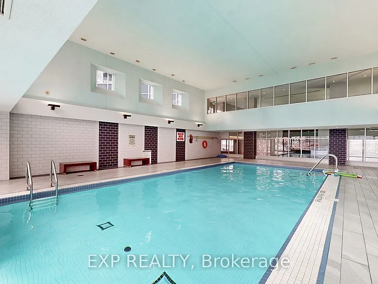 8 York St #2404 — Photo 32