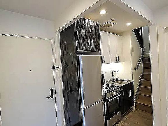 3rd image of 828 Saint Johns Pl #4B