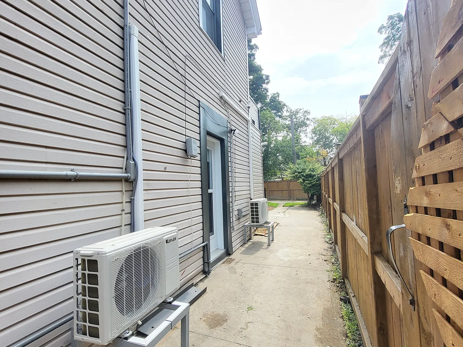 49 Vine Ave — Photo 3